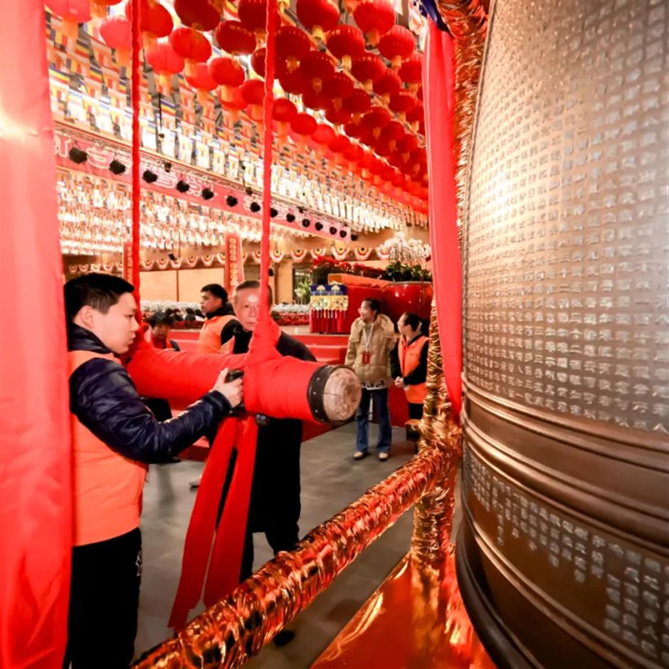 品一碗人间烟火 | 辞旧迎新时,他们选择在上海过中国节!新年第一游开启2025年首波文旅消费热潮