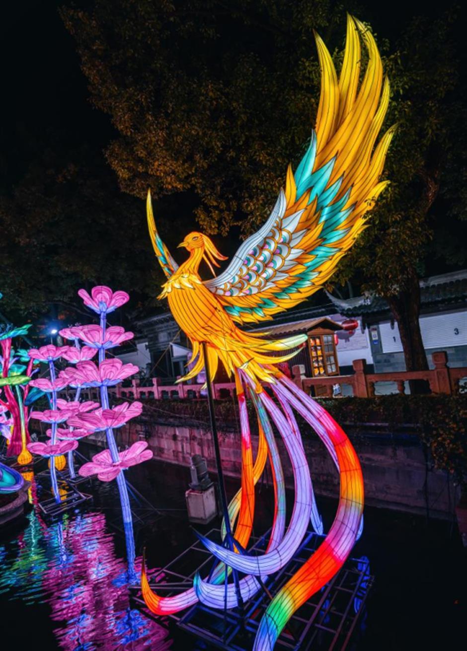 品一碗人間煙火 | 喜迎新年!2025豫園燈會亮燈