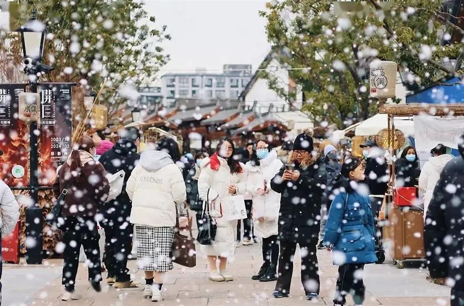 大降溫!上海的冰雪場也捲起來了
