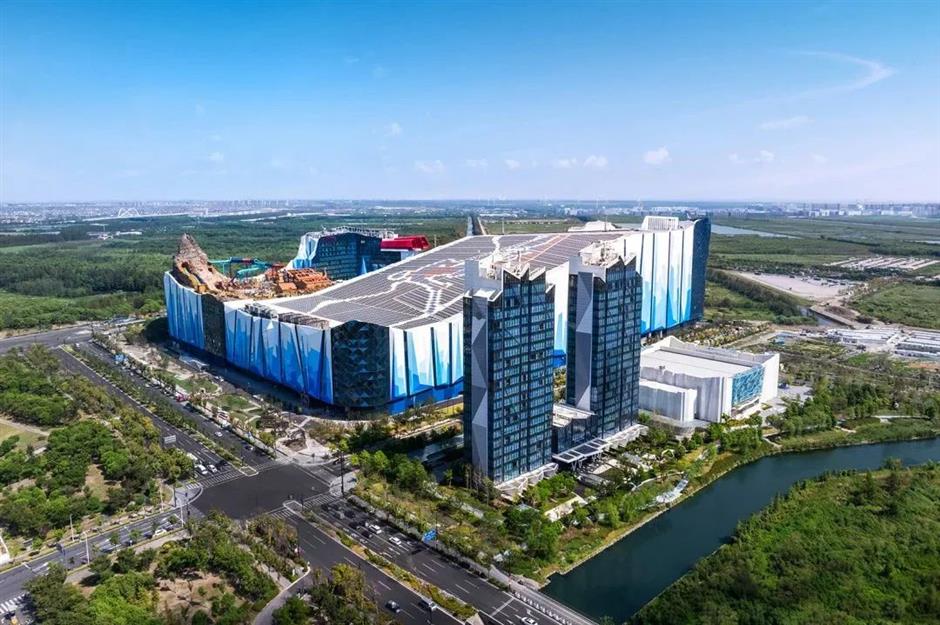 免费烟花秀！每周六都有→