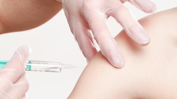 China expands approval of Merck's HPV vaccine to males - China Company News