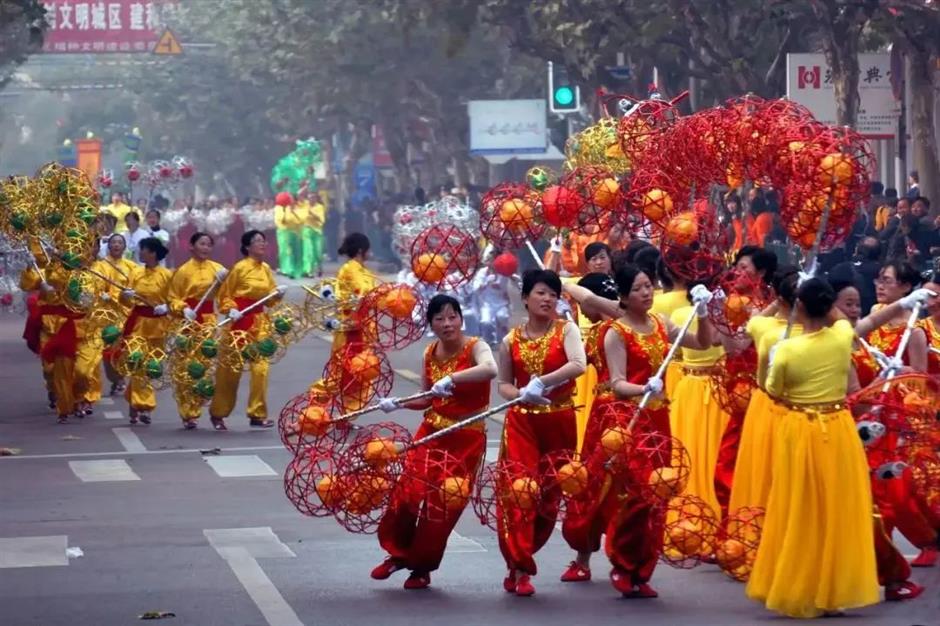 蛇舞新春、华彩绽放,非遗点亮新春盛景!
