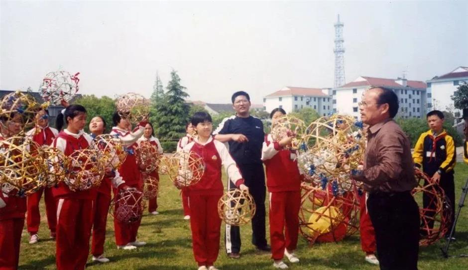 蛇舞新春、华彩绽放,非遗点亮新春盛景!