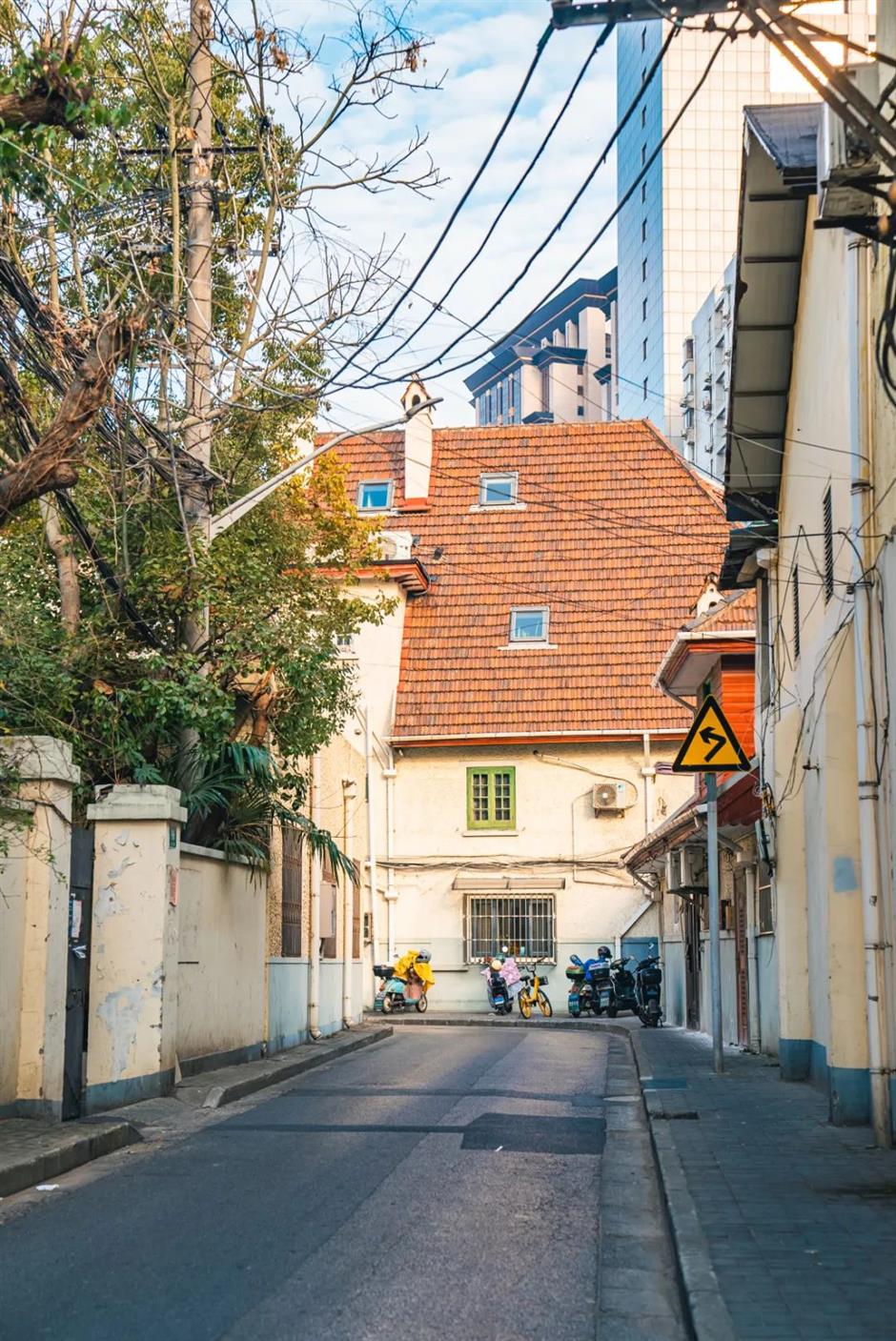 免费拍出电影感大片、超多网红小店!就在上海市中心这个街区→