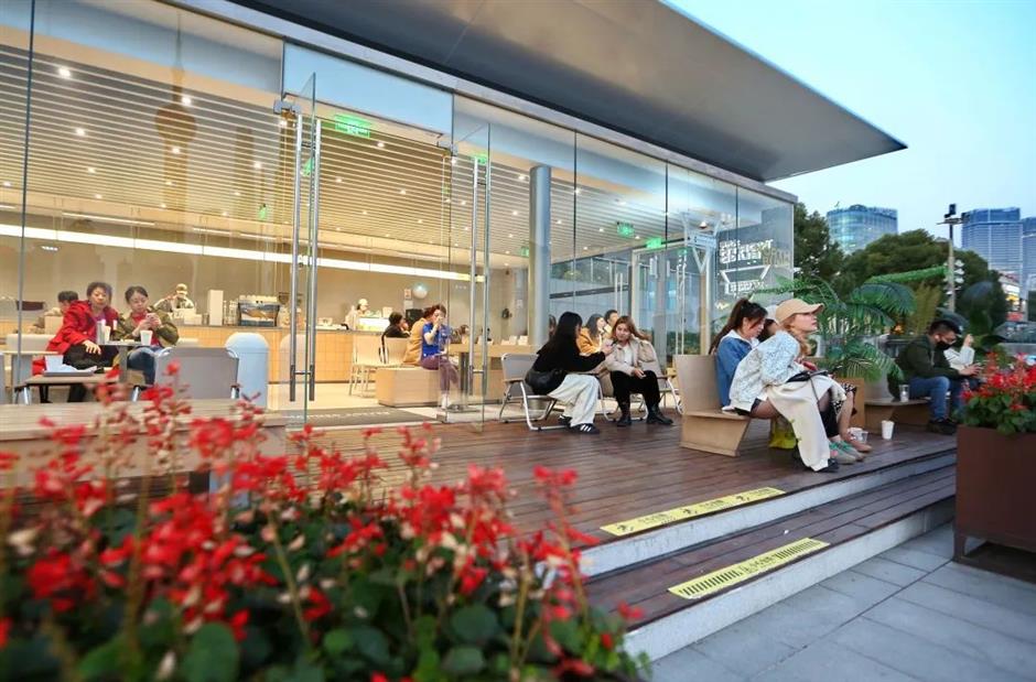 坐标北外滩!绝美紫罗兰花海开启魔都春日色彩盛宴→