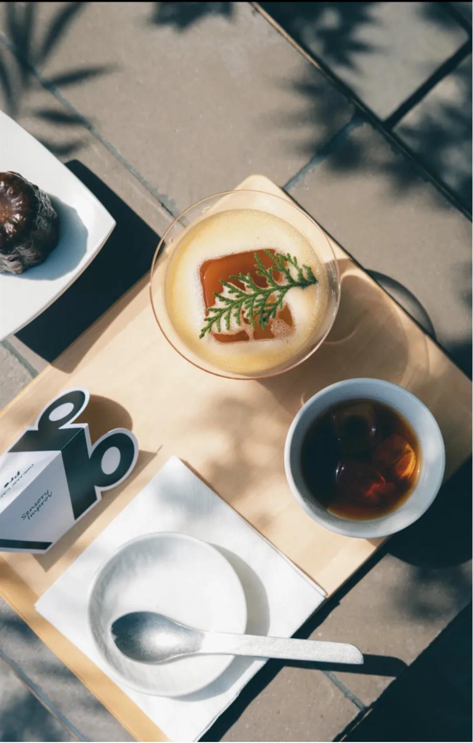 春和景明,就该去一家水岸咖啡馆!