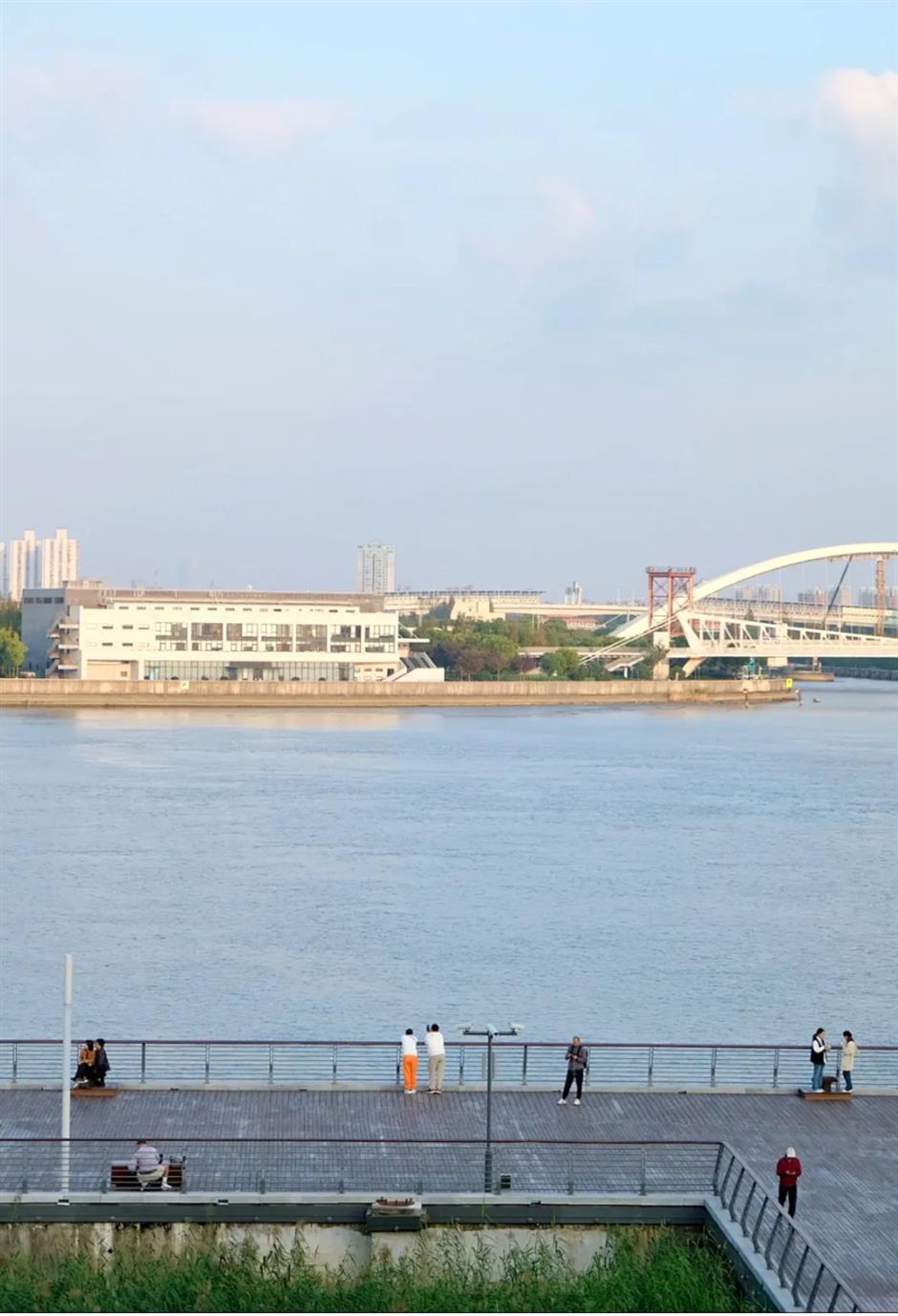 春和景明,就该去一家水岸咖啡馆!