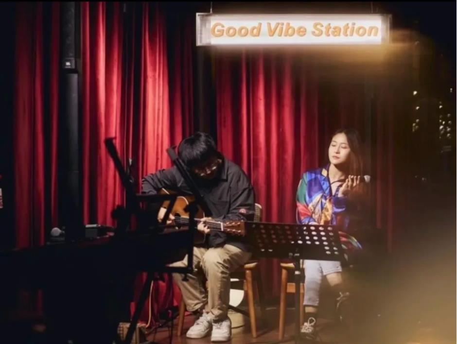 春和景明,就该去一家水岸咖啡馆!