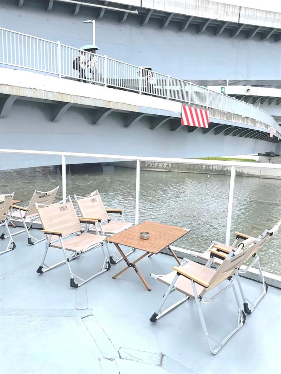 春和景明,就该去一家水岸咖啡馆!