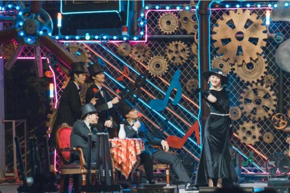 This scenic spot in Shanghai takes you on a journey through the space-time realm.