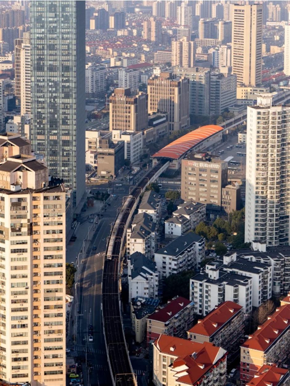 魔都新开的绝美露台!在浦西之巅追一场日落电影→