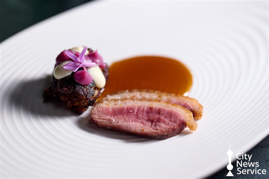 [New Eats] Spanish Molecular Fine Dining w/SciFi Vibes – Nébula