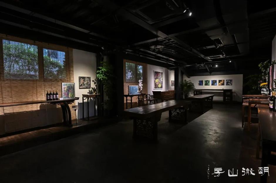 水墨丹青裡的時空疊唱:
季平