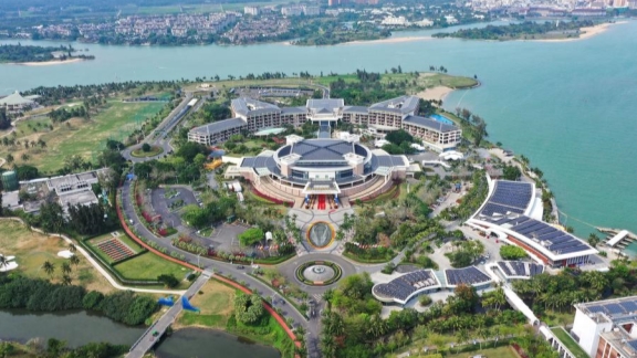 Boao forum's venue island a pioneer in low-carbon development