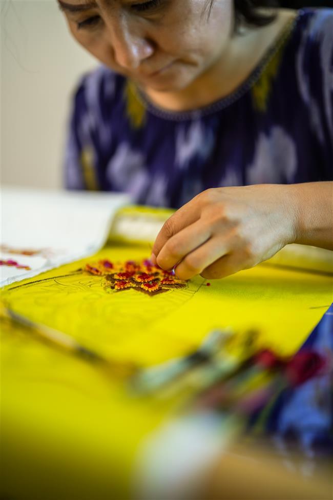 From Hami to haute couture: Designer elevates Uygur embroidery to the global stage of fashion