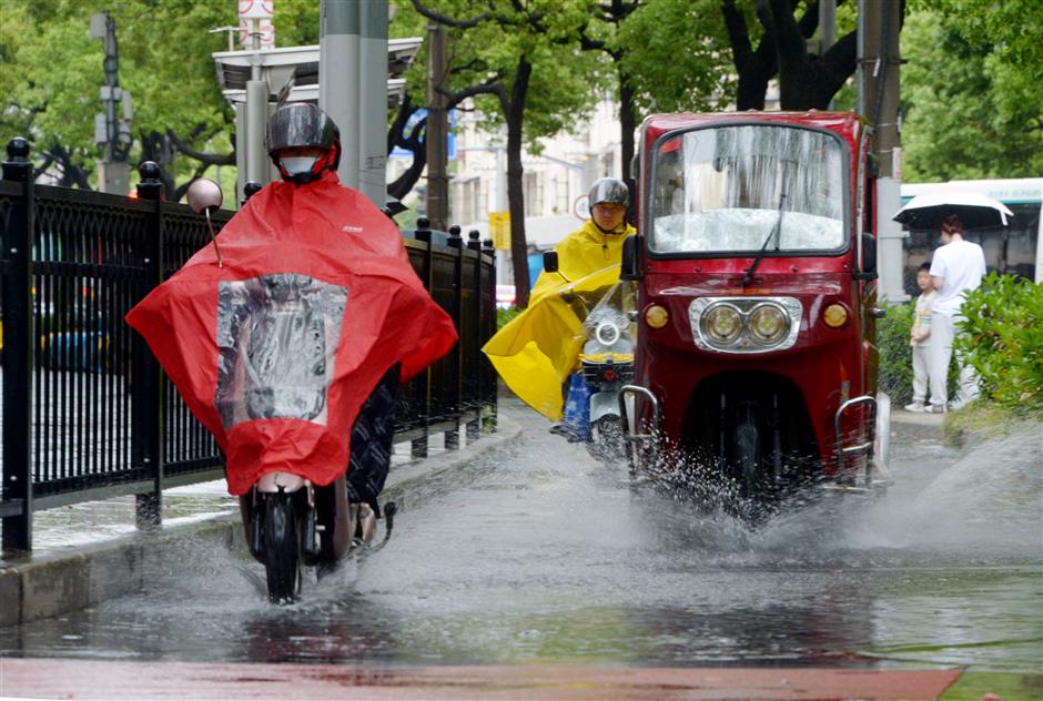 Weather alerts issued as heavy rain, thunderstorms lash city