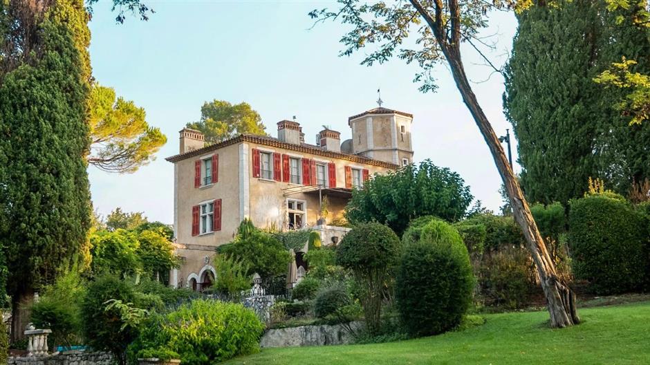 [First in Shanghai] Prada Dining, Loewe Castle & Roman Gelato: This Week's Must-See Firsts in Town