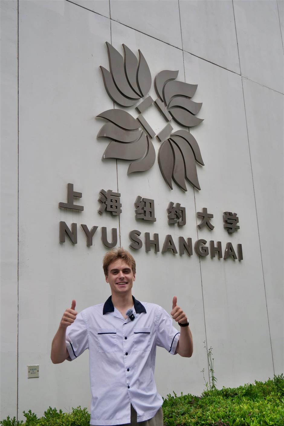 Rewriting the expat narrative: the American who calls himself an immigrant