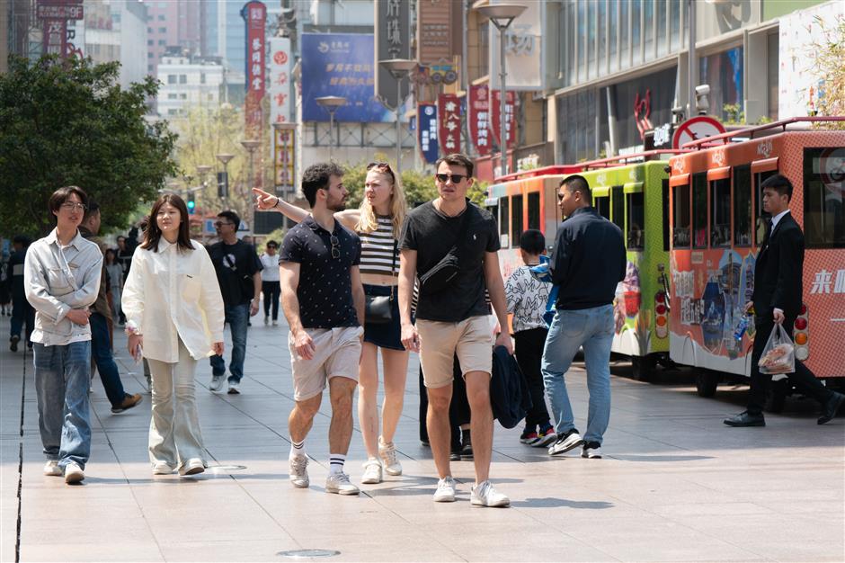 Heat is on as city faces first high-temperature day