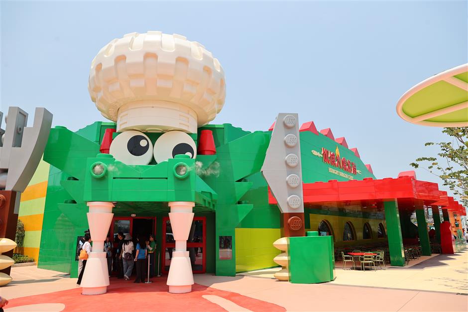 Shanghai Legoland Resort opens for trial run