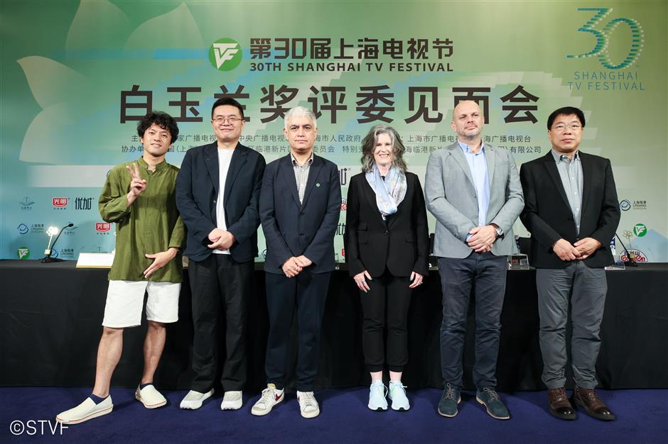Storytelling in the spotlight as jurors meet