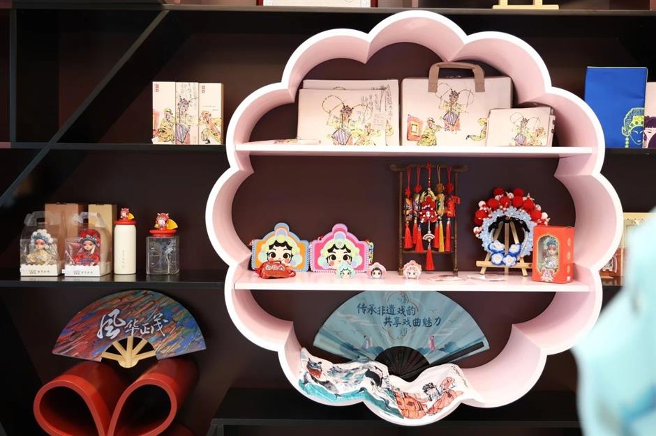 无需预约,免费参观!百件珍藏揭秘台前幕后