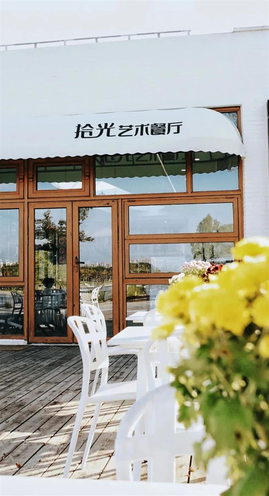 最新網紅地!三體科幻+大唐美學+湖畔咖啡,暑期打卡「王炸」組合