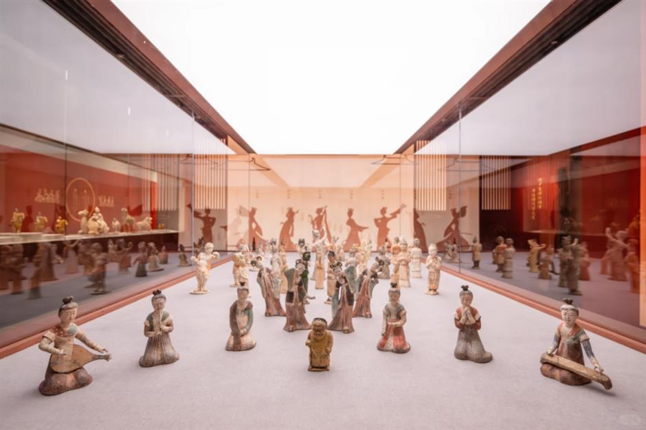 最新網紅地!三體科幻+大唐美學+湖畔咖啡,暑期打卡「王炸」組合