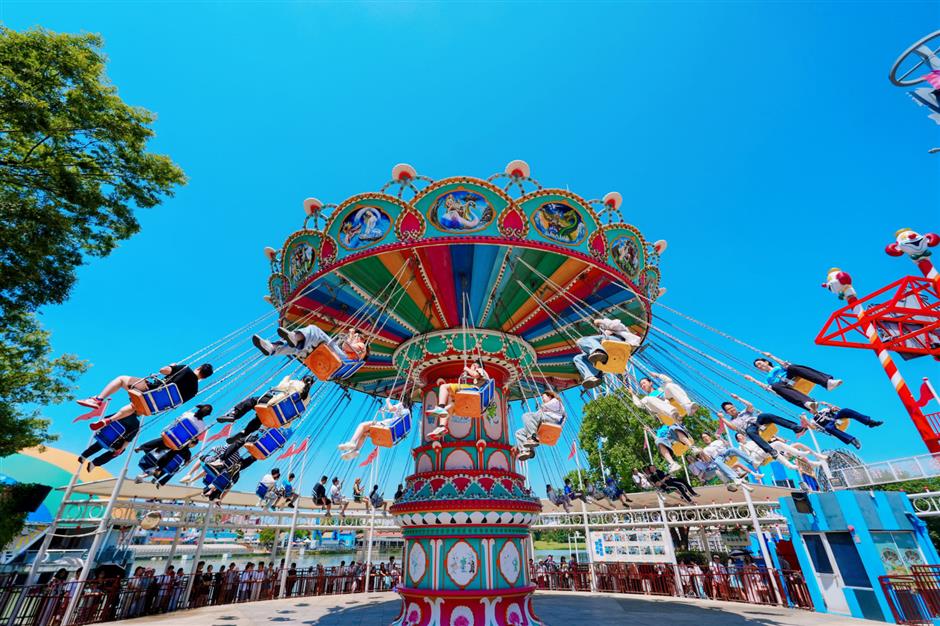 Enjoy enticing attractions at tourist resort