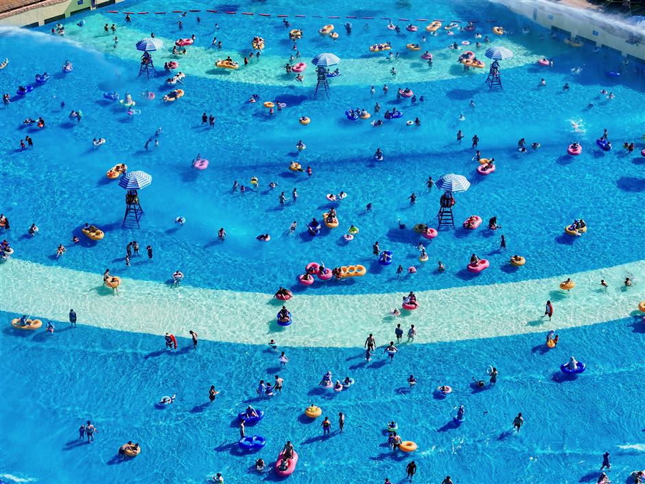 Enjoy enticing attractions at tourist resort