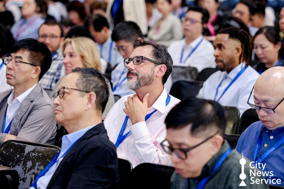 Rethinking education in era of artificial intelligence