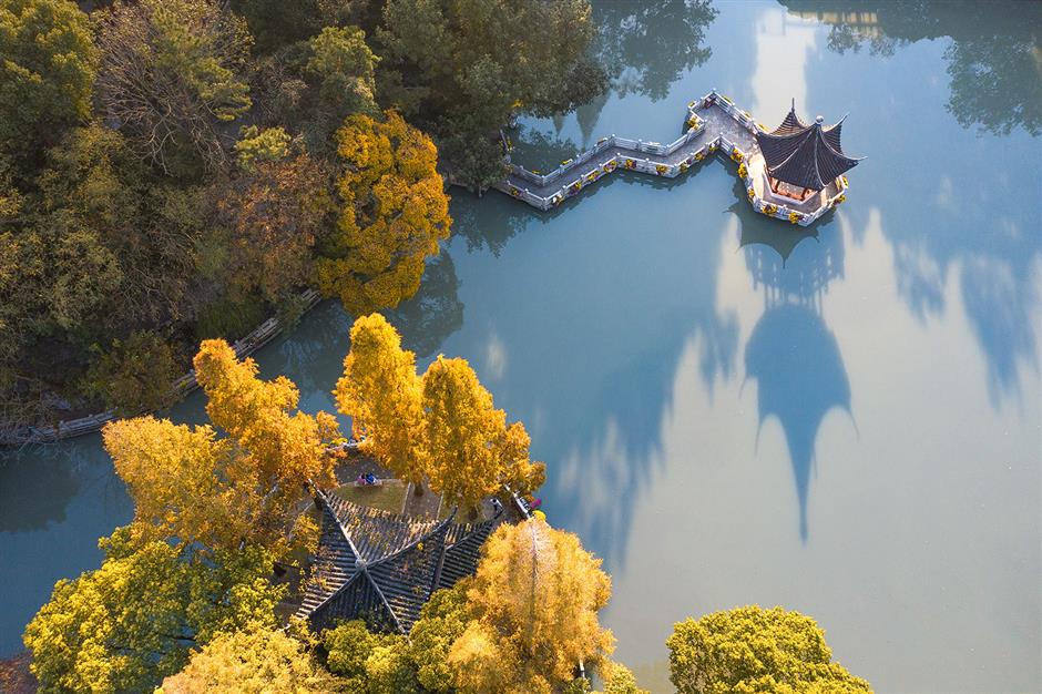 Shooting stars! Unique Jiading scenery draws film, TV crews