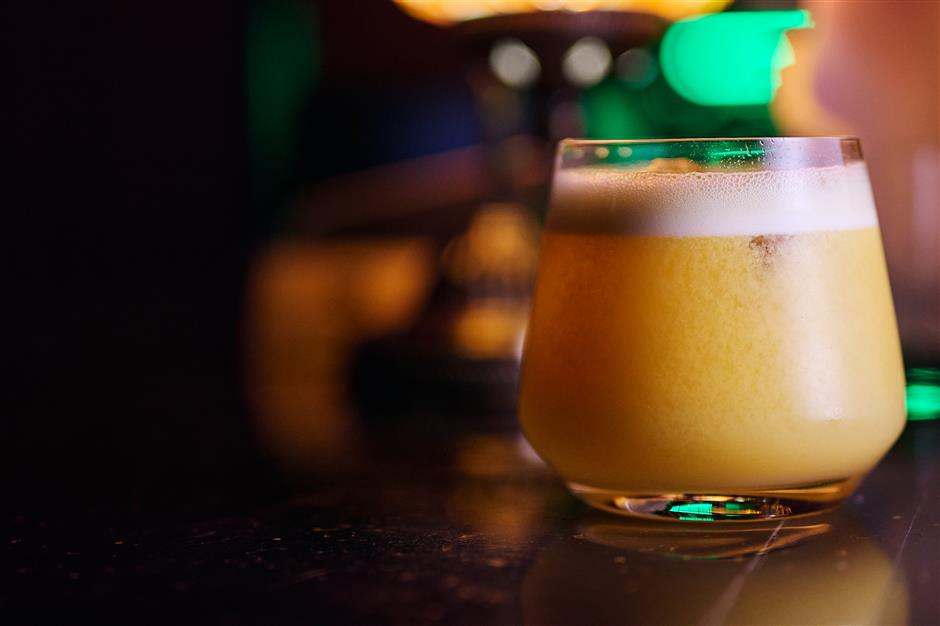 [Nightlife] Juanit's...Filipino Food SO Good, It's in a... Bar