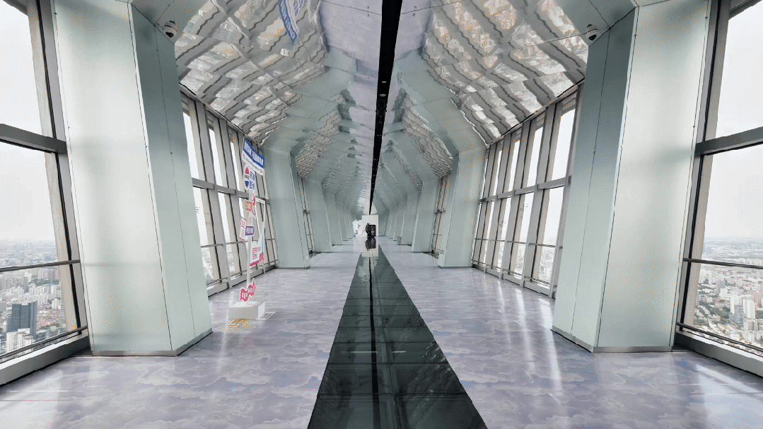 上海环球金融中心王者归来,474米高空解锁光影盛宴