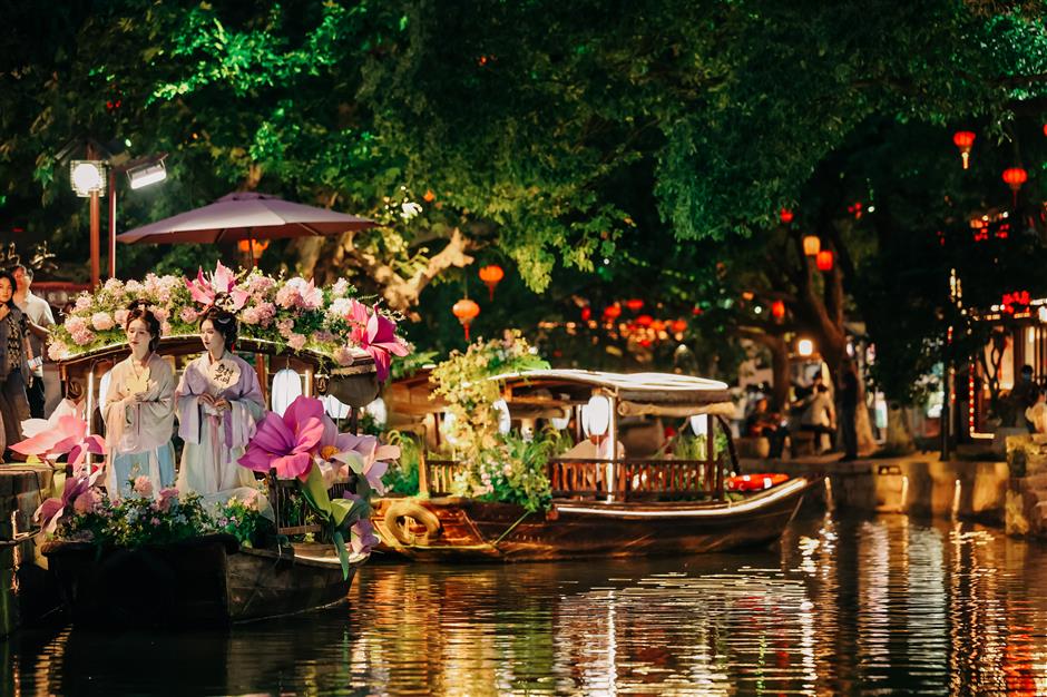 Shanghai launches ancient town tourism festival in Zhujiajiao
