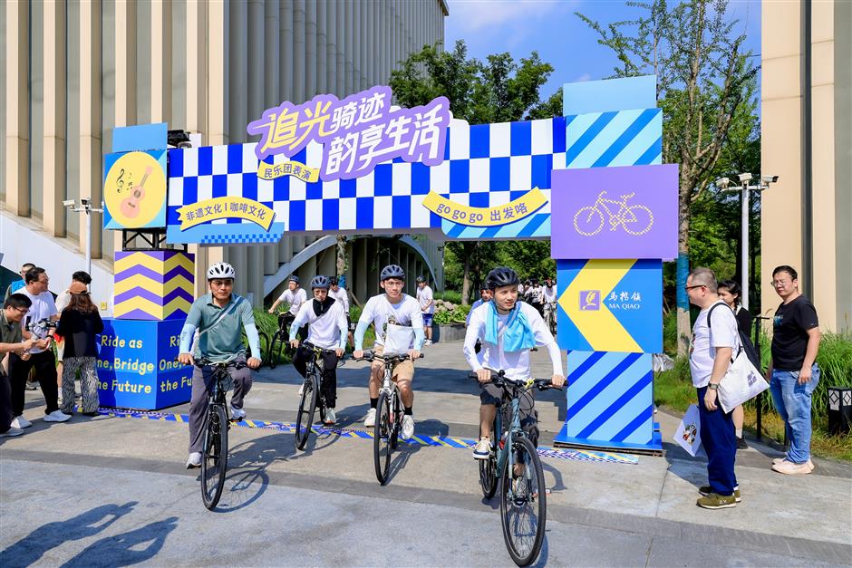 Top Minhang officials visit Yunnan city to further boost ties