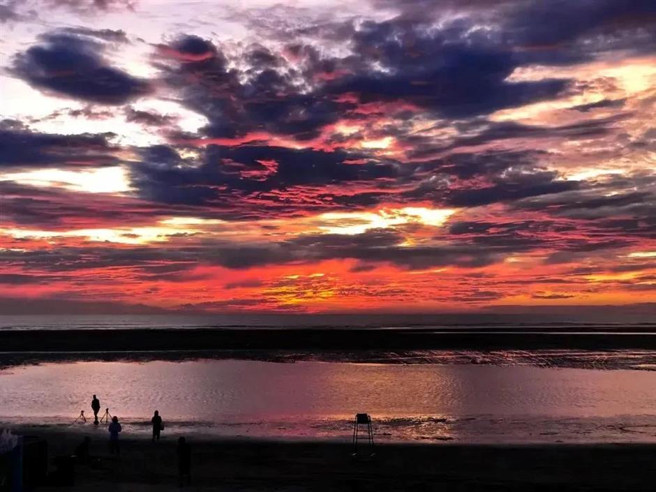 Fireworks magic and coastal adventures all in Qidong