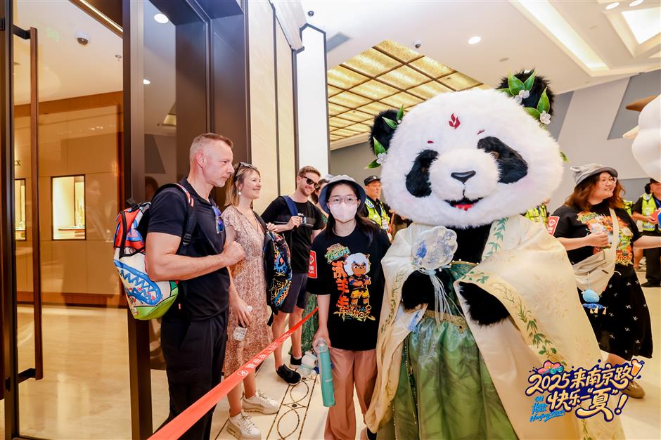 Nanjing Rd E. launches summer campaign with popular IPs