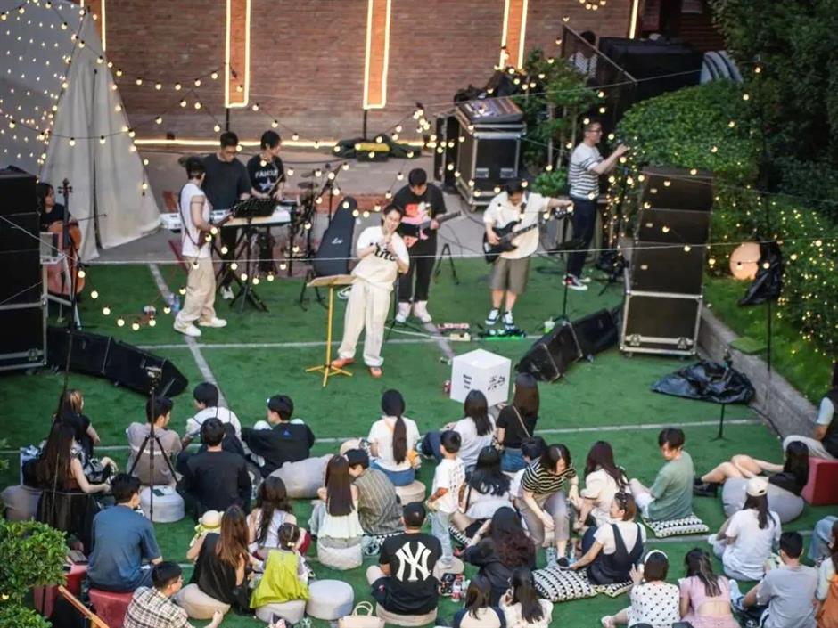 星空夜市、蜜桃K歌、水上競舟……來2025金大團品桃節,這個夏天就要