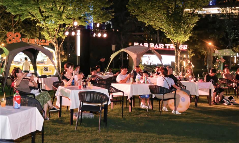 夜市 + 水岸,上海夏夜的快乐超标了