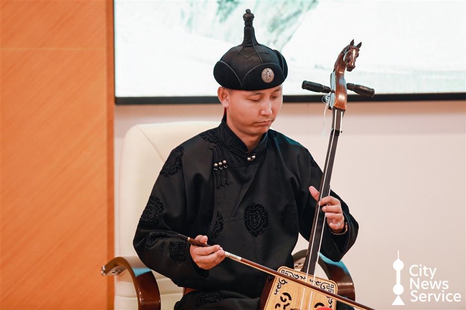 Design your own dinosaur-themed mini program