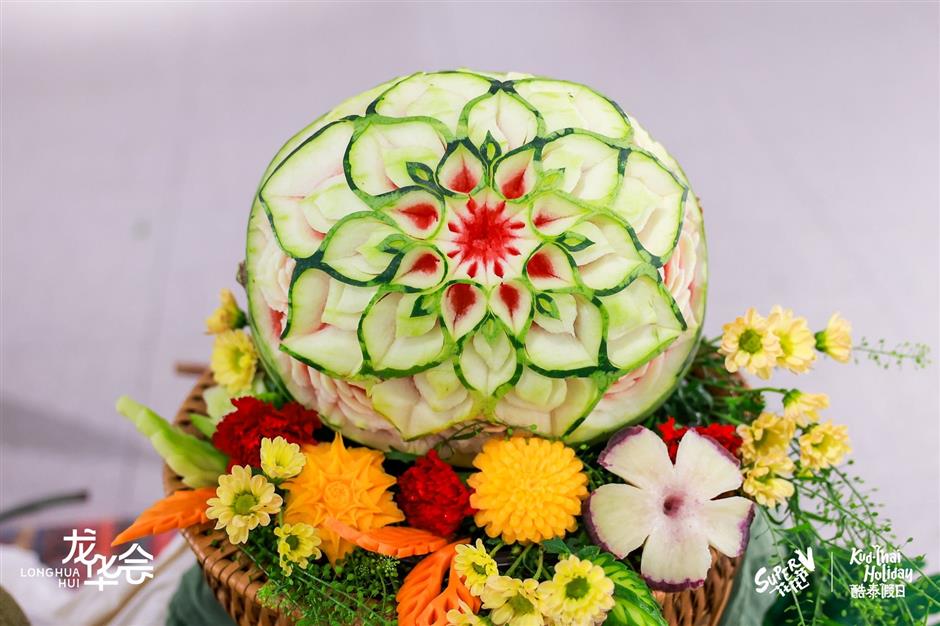 Enticing summertime fun at Kud-Thai market