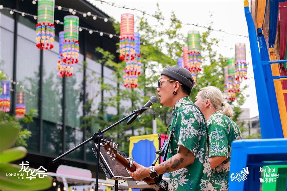 Enticing summertime fun at Kud-Thai market