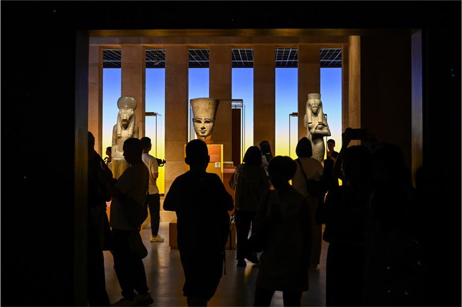 Egyptian Exhibit's Last Hurrah: All-Night Entry in Shanghai