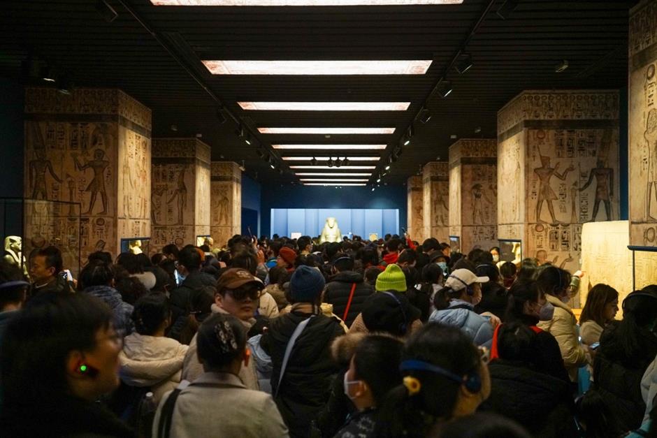 Egyptian Exhibit's Last Hurrah: All-Night Entry in Shanghai