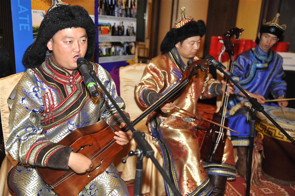 Traditional Mongolian throat singing echoes across generations