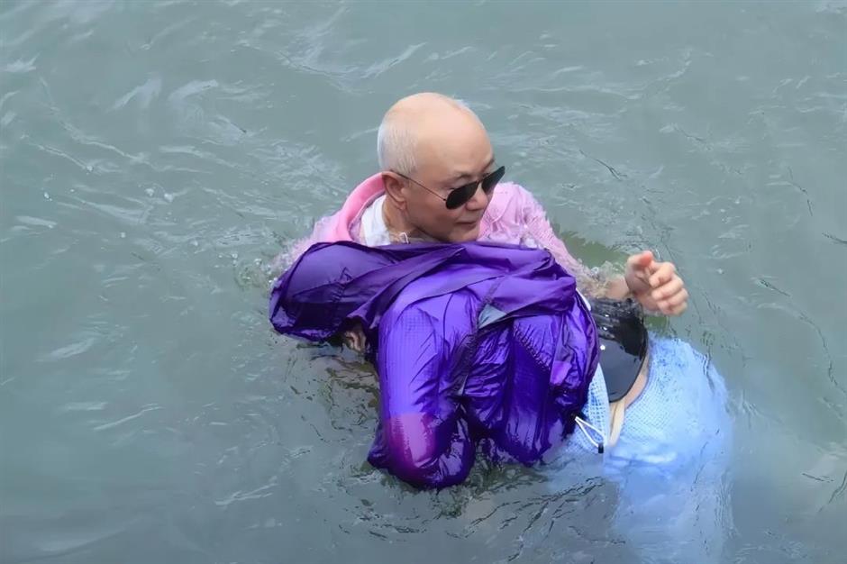 81-year-old veteran saves elderly woman from drowning in Shanghai
