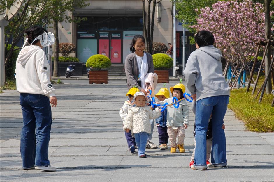 City sees birth rate rebound, average childbearing age now 32