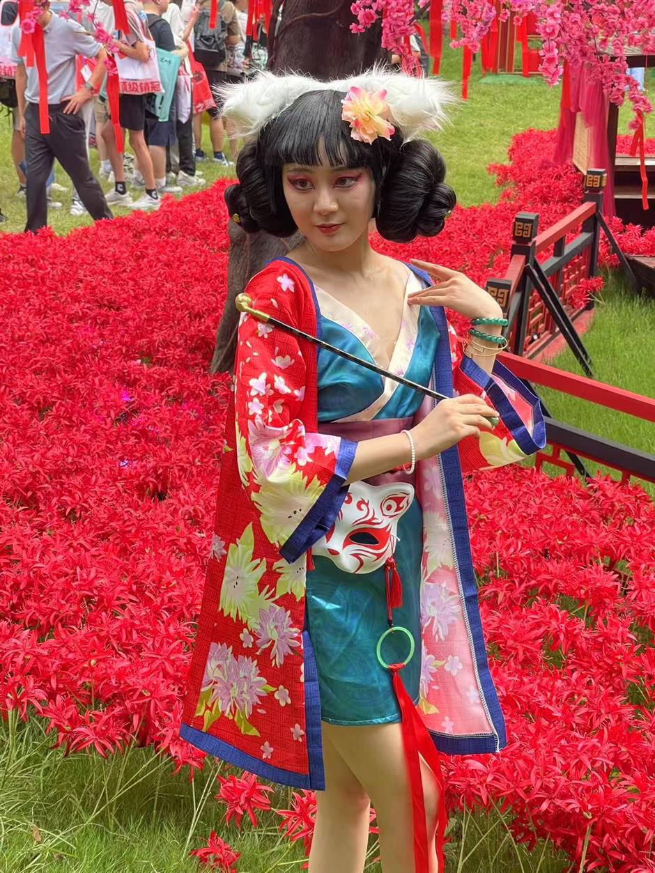 On the world's 1st 'pain island,' Shanghai turns fandom into business