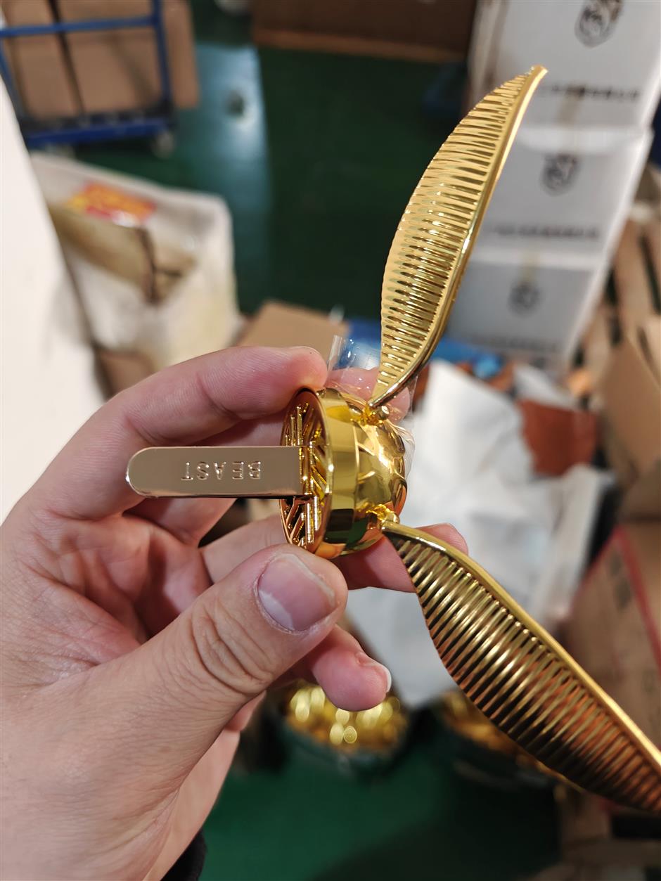 Fake kids' fashion show, conterfeit luxury items busted in Shanghai